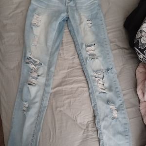 pre ripped skinny jeans